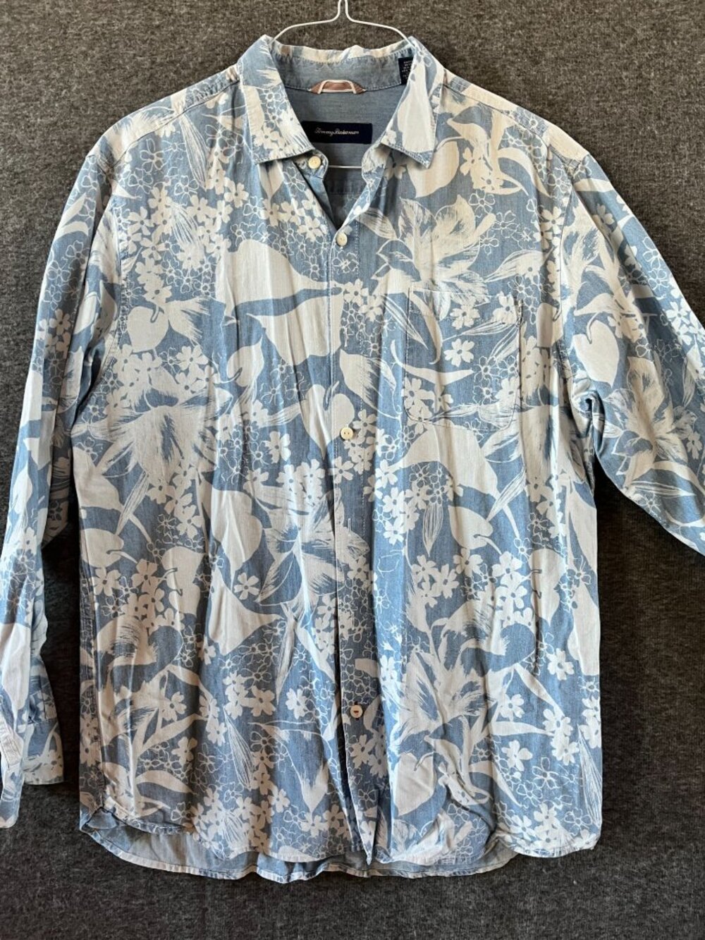 tommy bahama long sleve mens L hawaiian camp beach cruise shirt blue floral